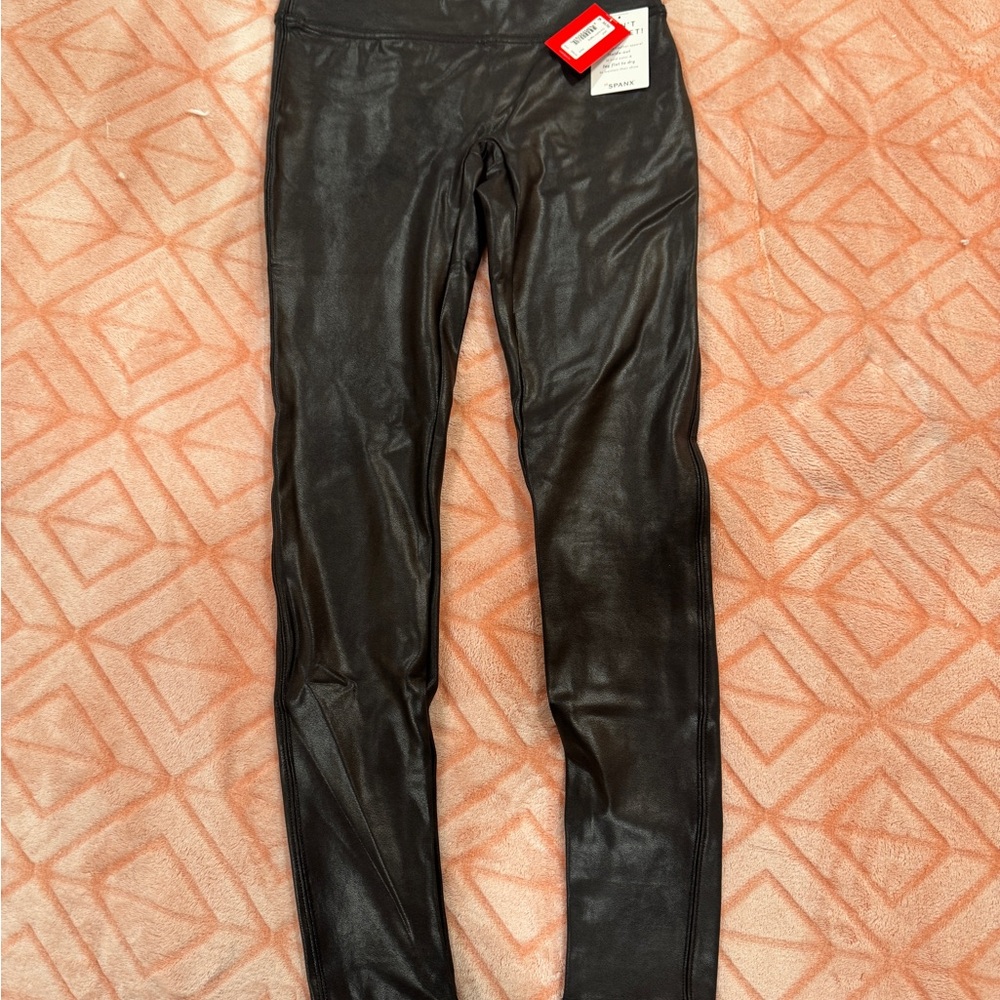 SPANXshape Faux Leather
Leggings